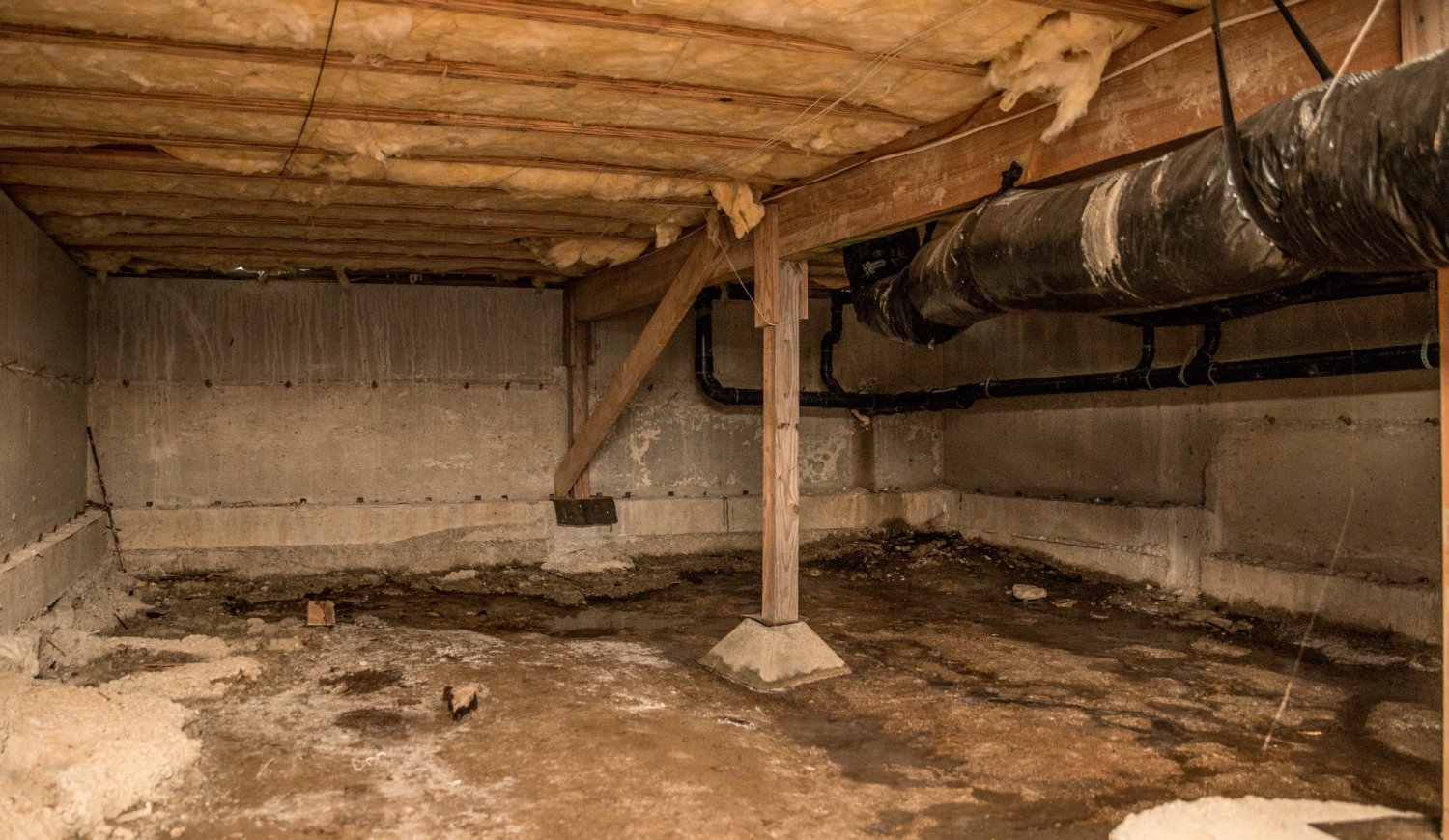 Small pools of water in crawl space before installing sump pump